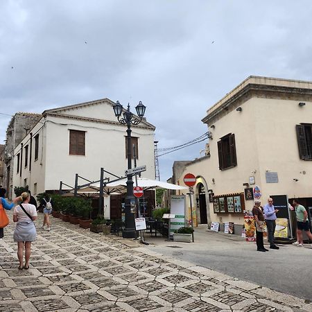 Porta Trapani Guest House Эриче Экстерьер фото
