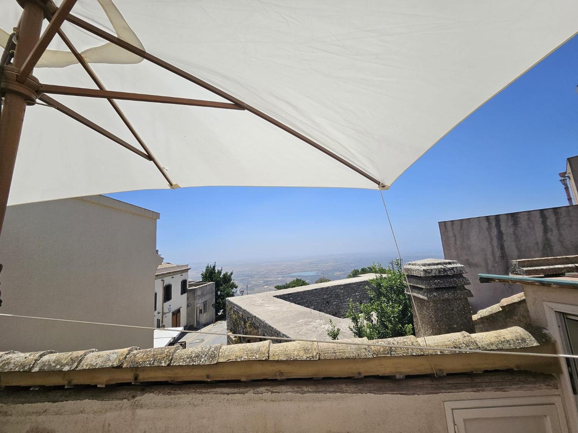 Porta Trapani Guest House Эриче Экстерьер фото